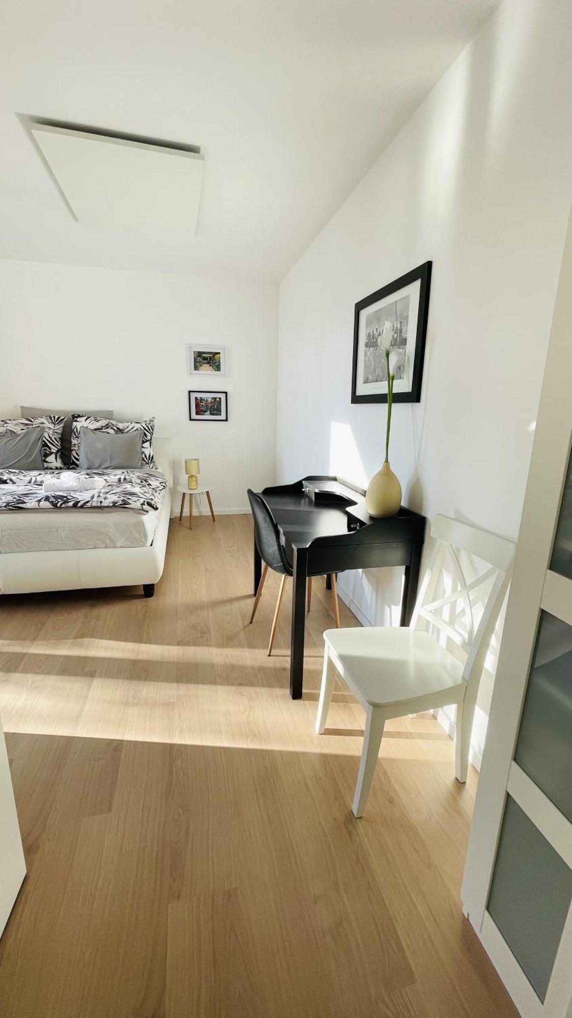 House Flow, 3 Room, Free 2 Parking براتسيلافا المظهر الخارجي الصورة