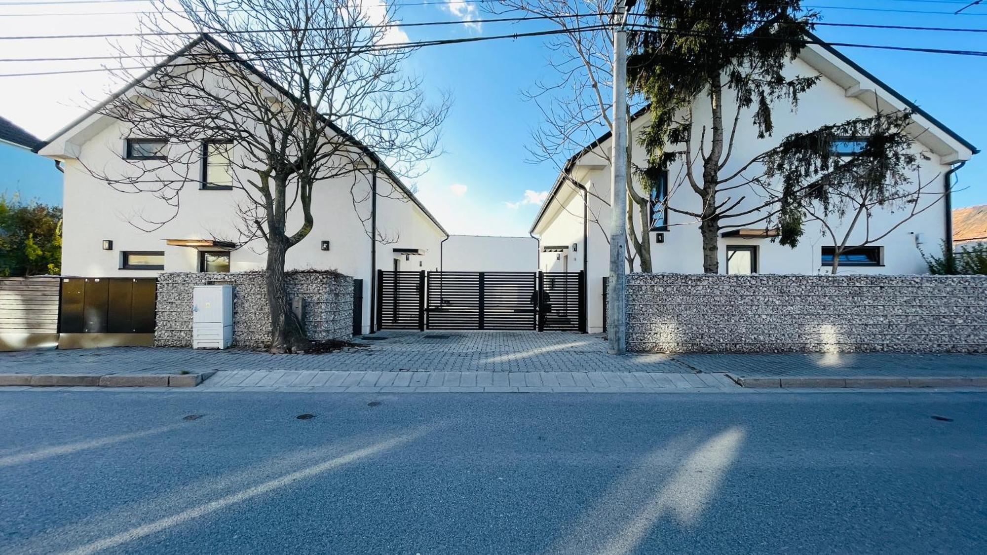 House Flow, 3 Room, Free 2 Parking براتسيلافا المظهر الخارجي الصورة